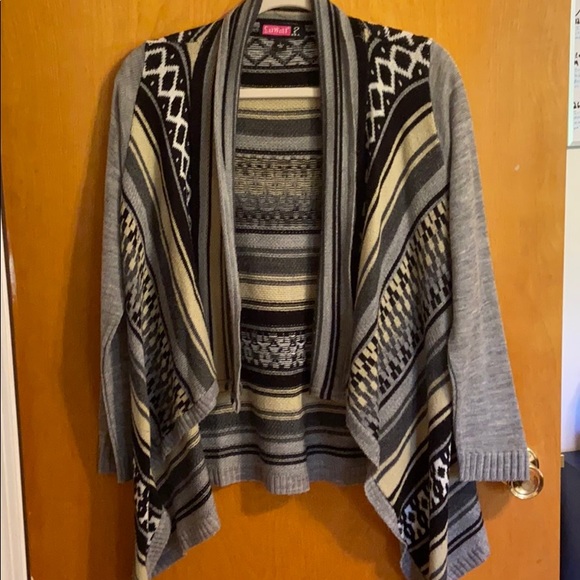 Patterned Shall - Picture 1 of 2